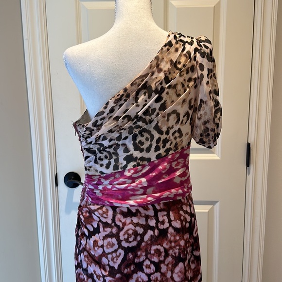 AMUR Jaylah Leopard Print One Shoulder Midi Dress in Neutral Pink Rust - Picture 5 of 8